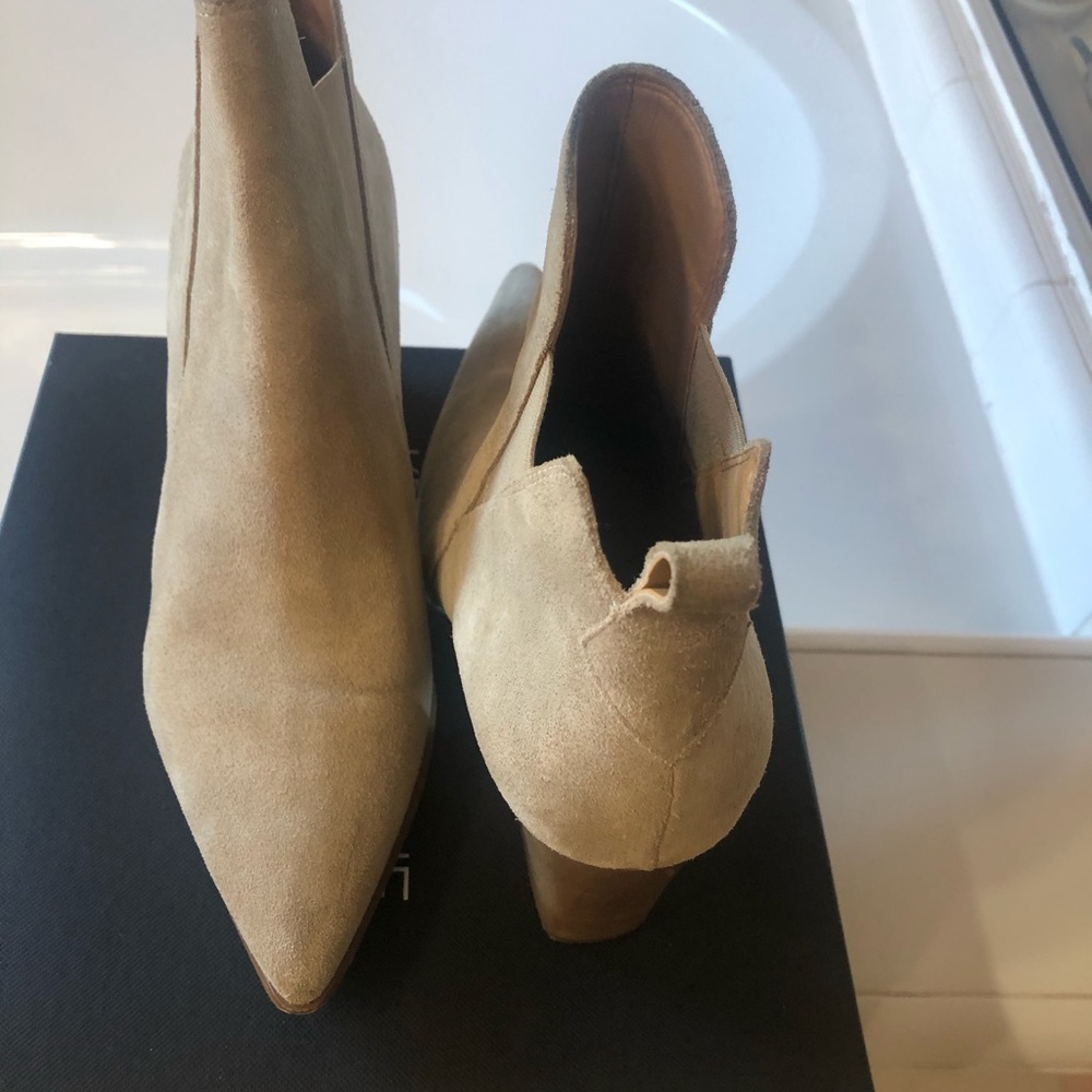 Kendall & Kylie | Finley Ankle Booties size 9